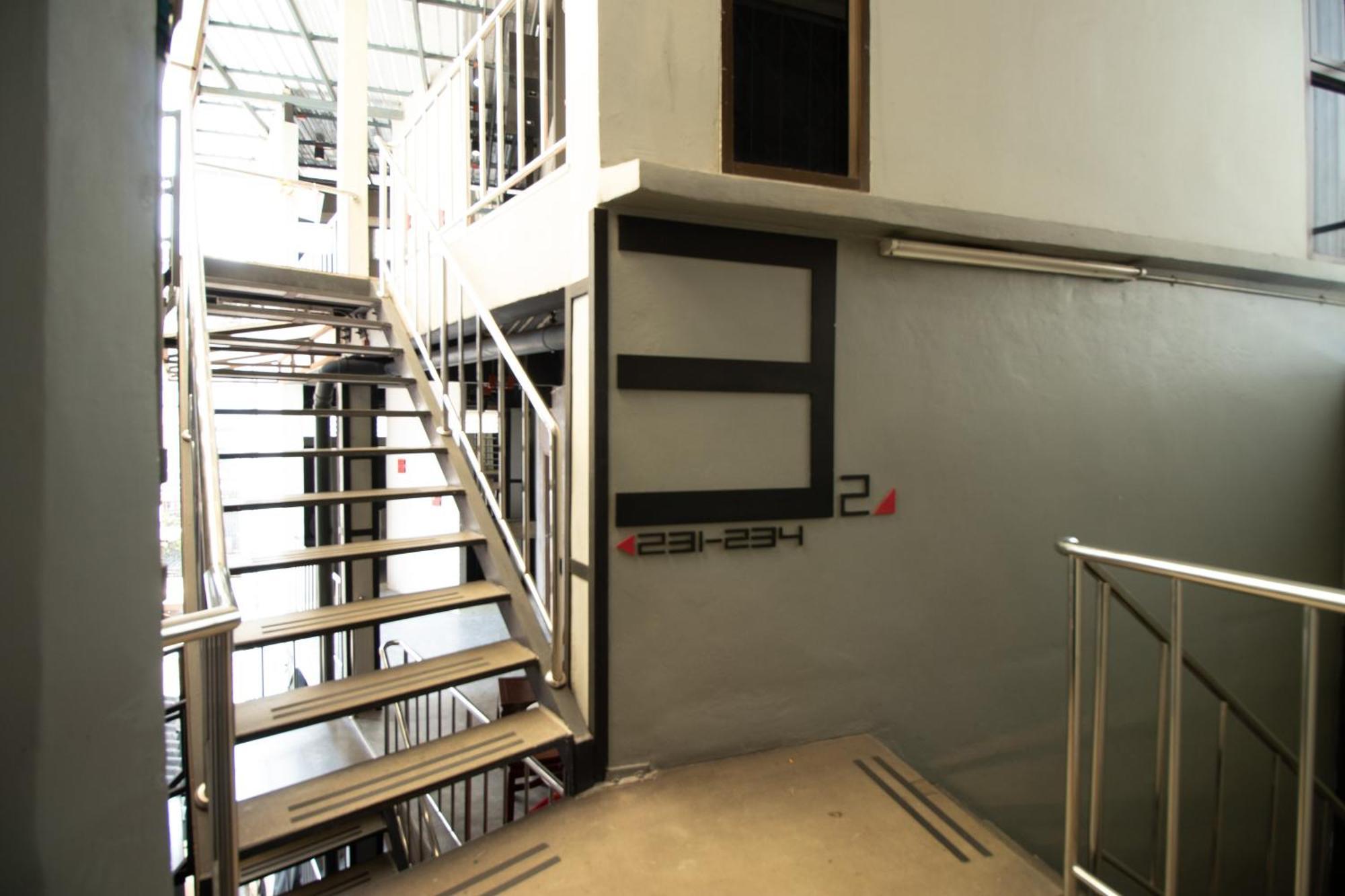 Loftel 22 Hostel Bangkok Exterior foto