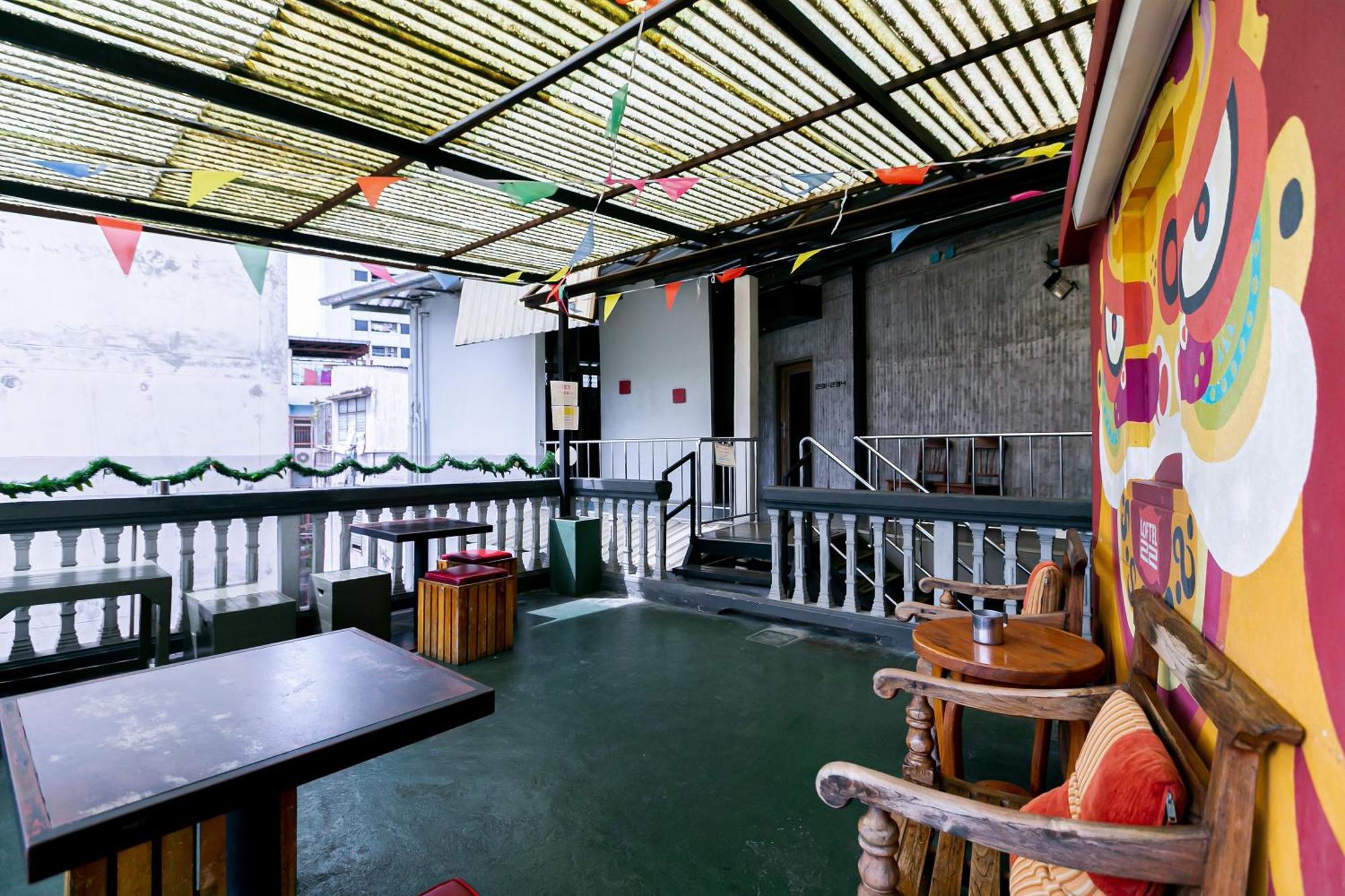 Loftel 22 Hostel Bangkok Exterior foto